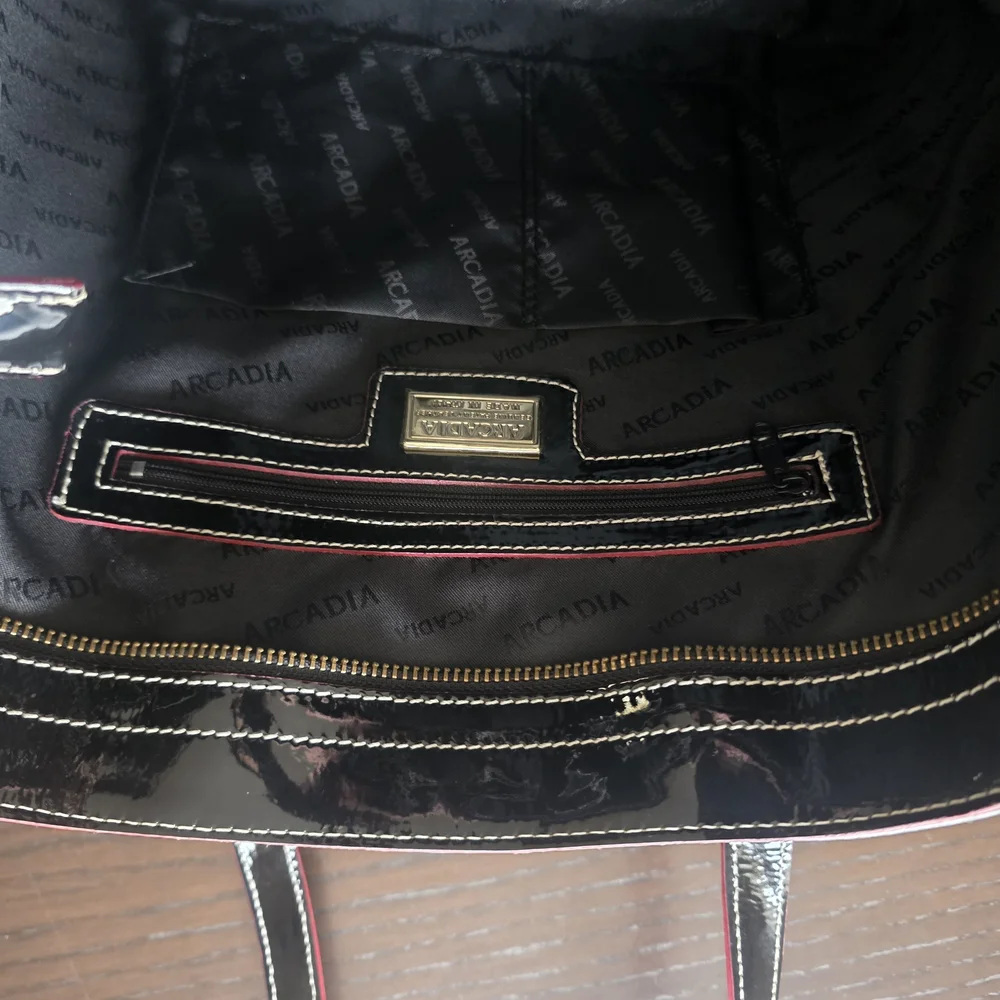 Arcadia Shiny Black Tote with Wallet - Picture 6 of 16